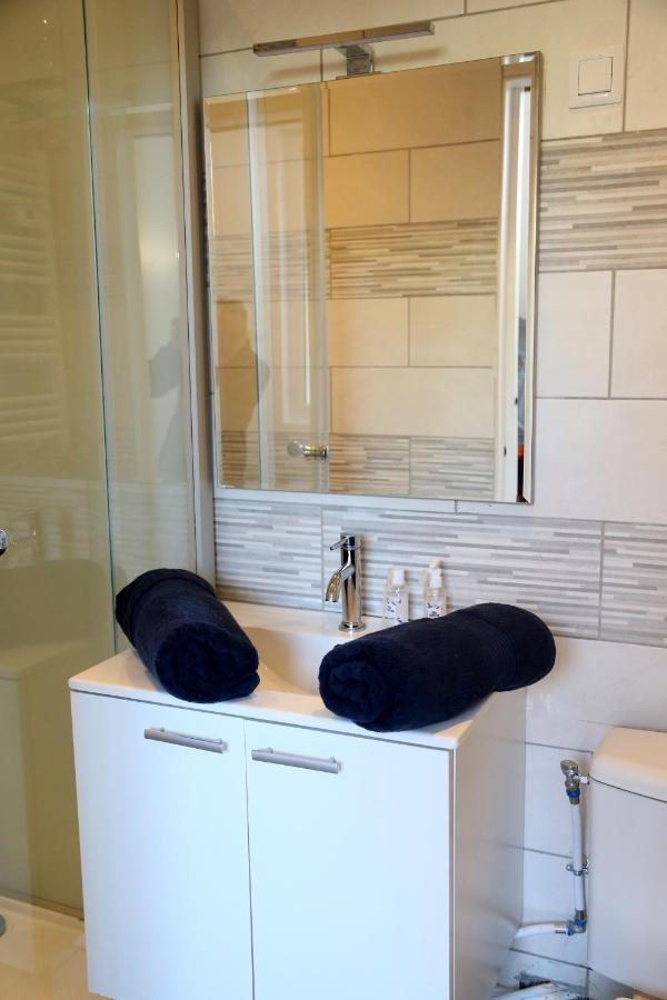 Pluton Apartment Сен-Кантен Екстериор снимка